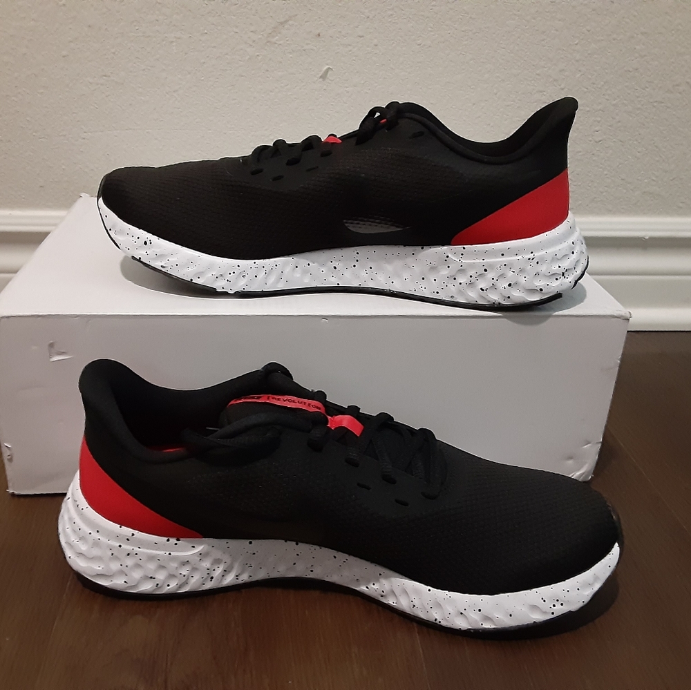 Nike - Picture 5 of 6